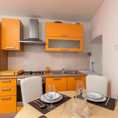 1 Bedroom Lovely In *